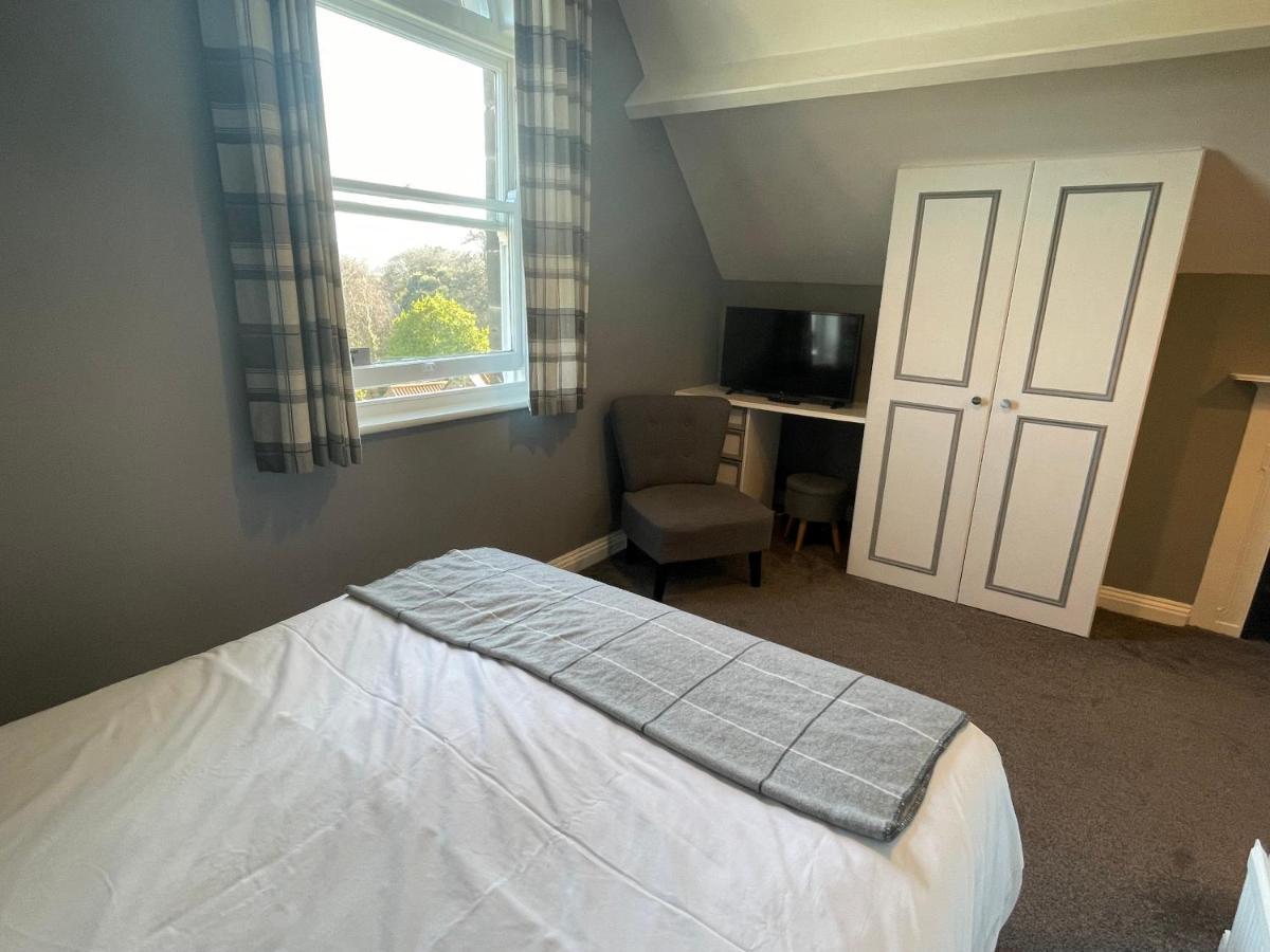 The Fylingdales Inn Robin Hood's Bay Esterno foto