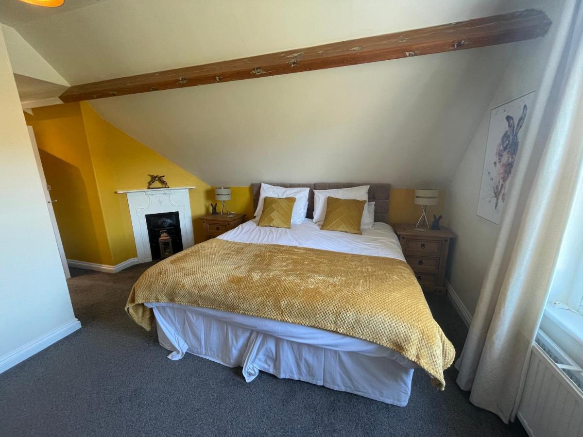 The Fylingdales Inn Robin Hood's Bay Esterno foto