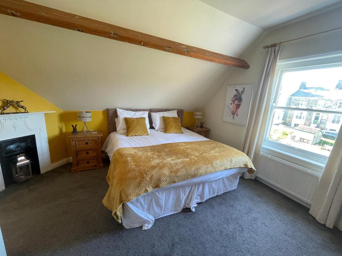 The Fylingdales Inn Robin Hood's Bay Esterno foto