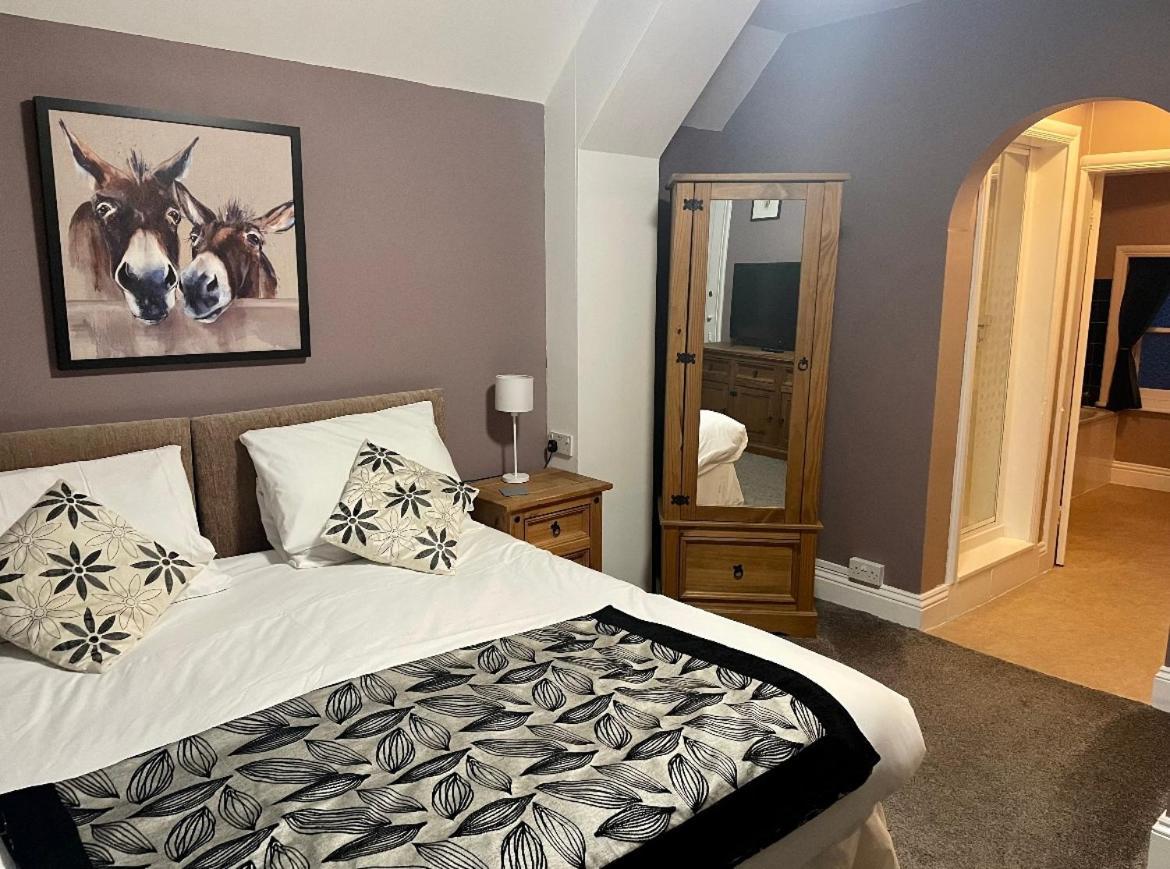 The Fylingdales Inn Robin Hood's Bay Esterno foto