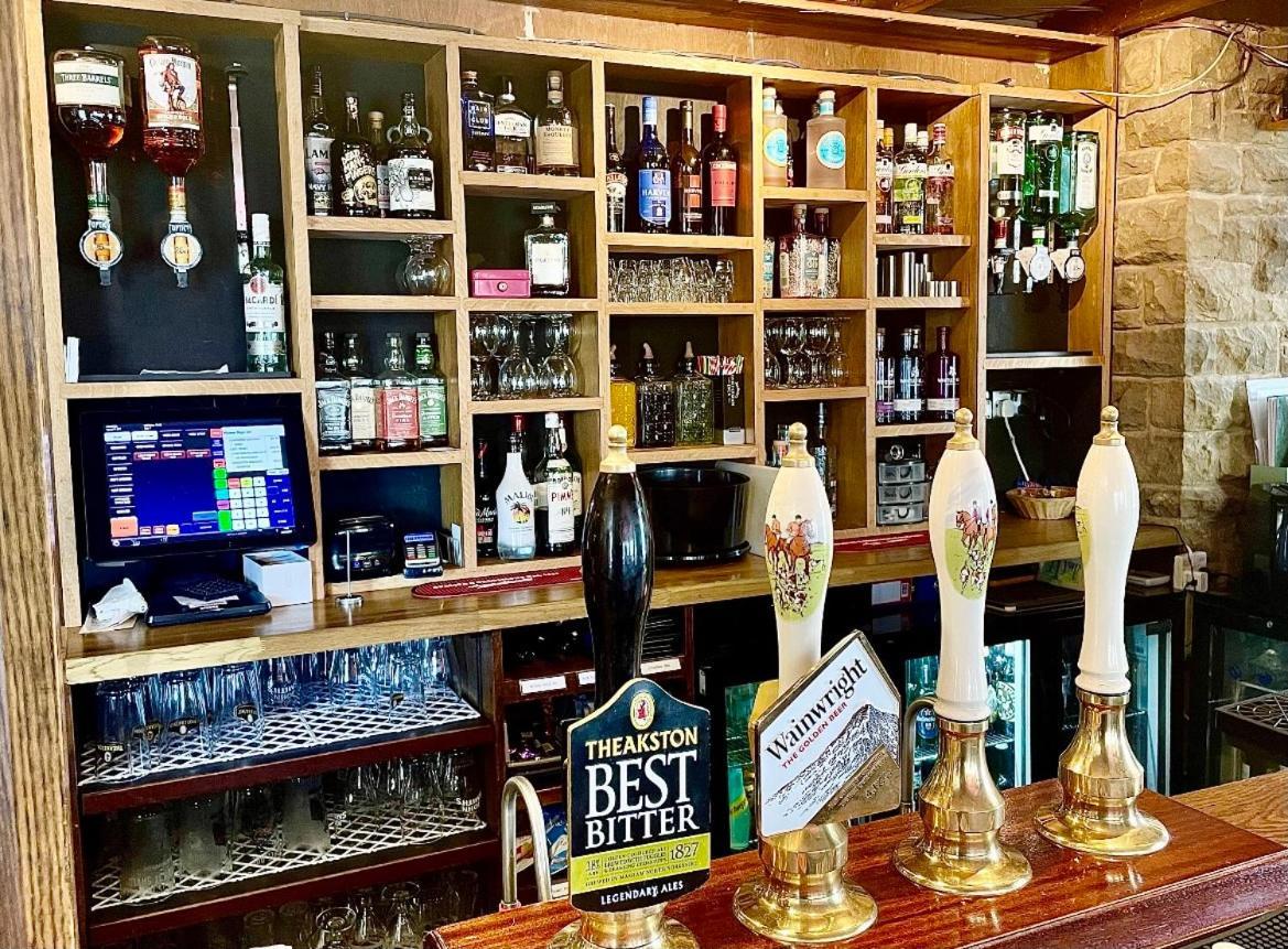 The Fylingdales Inn Robin Hood's Bay Esterno foto